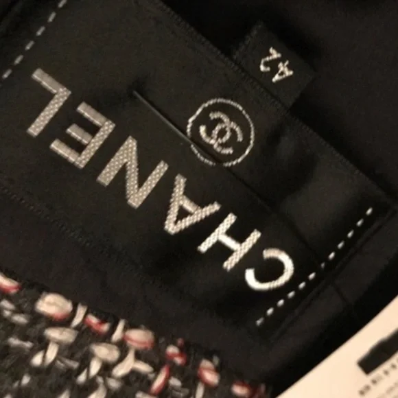 Like new chanel tweed  dress - Picture 7 of 12